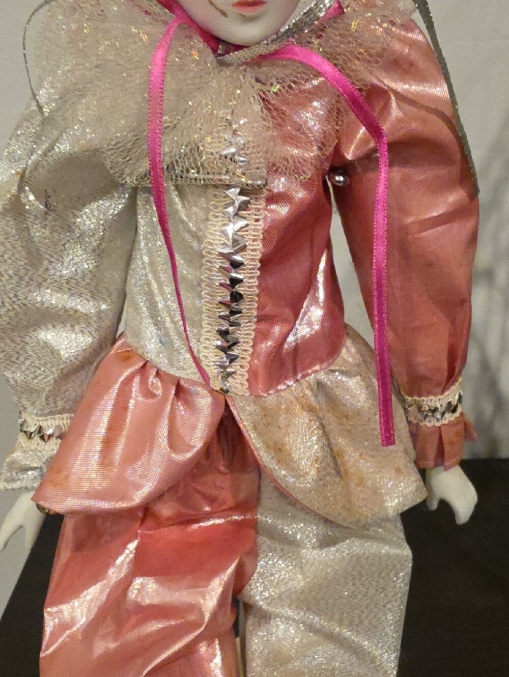 Pierrot clowns Harlequin doll - Picture 7 of 16